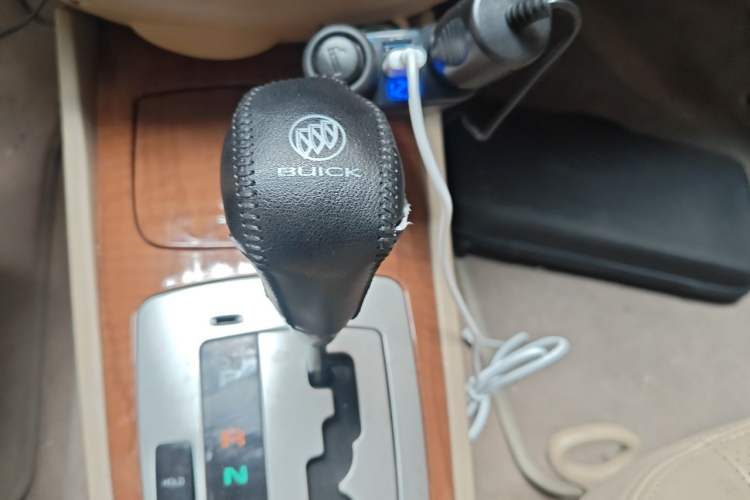 Used Buick Excelle 2011 1.6 LE-AT Gear Lever