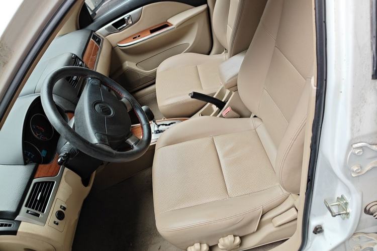 Used Buick Excelle 2011 1.6LX-AT Left Front Seat