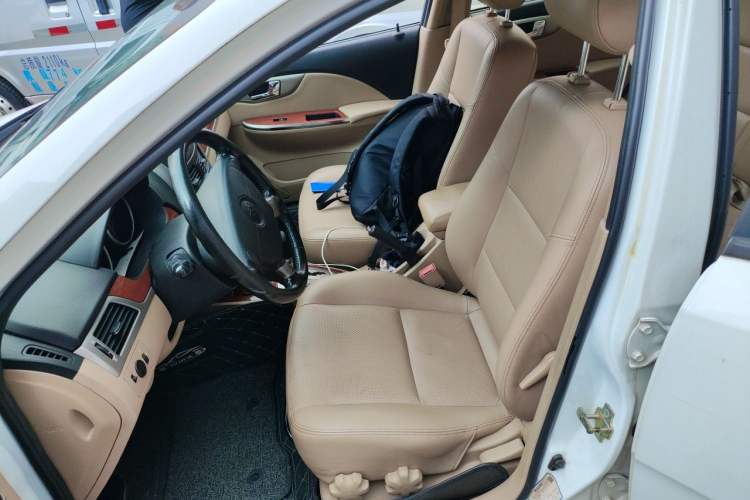 Used Buick Excelle 2011 1.6 LE-AT Left Front Seat