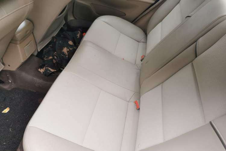 Used Buick Excelle 2011 1.6LX-AT Left Rear Seat