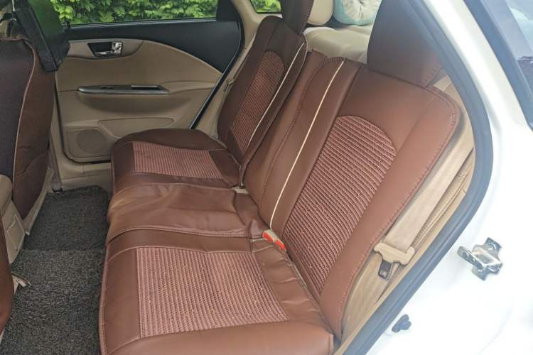 Used Buick Excelle 2011 1.6LX-AT Left Rear Seat