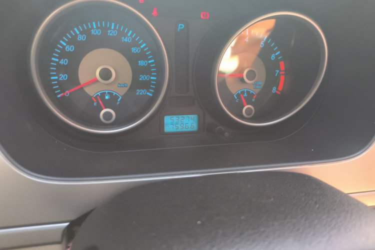 Used Buick Excelle 2011 1.6LX-AT Odometer Close Up