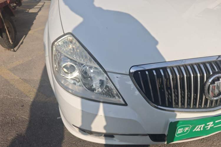 Used Buick Excelle 2011 1.6 LX-MT Right Front Headlight