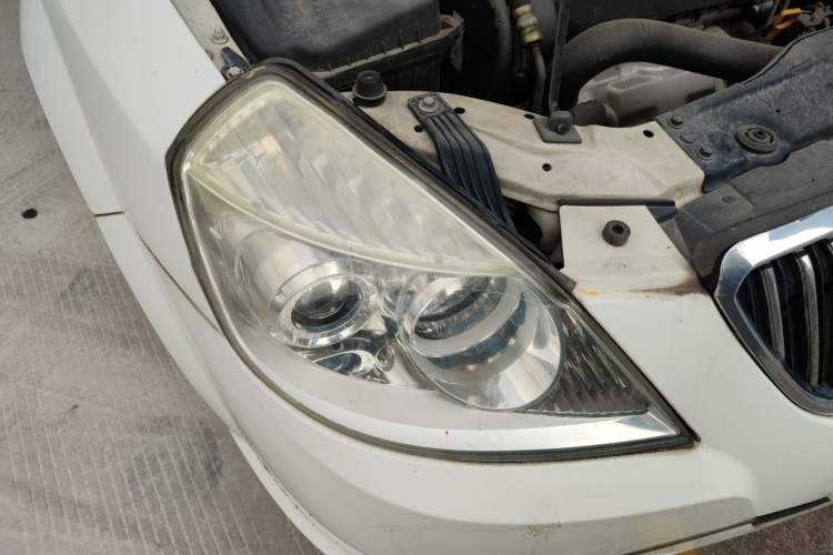 Used Buick Excelle 2011 1.6 LE-AT Right Front Headlight