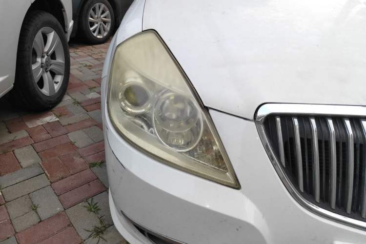 Used Buick Excelle 2011 1.6 LX-MT Right Front Headlight