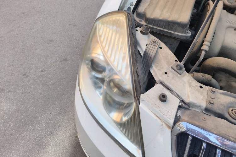 Used Buick Excelle 2011 1.6 LE-MT Right Front Headlight