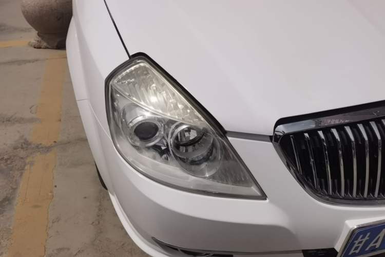 Used Buick Excelle 2011 1.6LX-AT Right Front Headlight