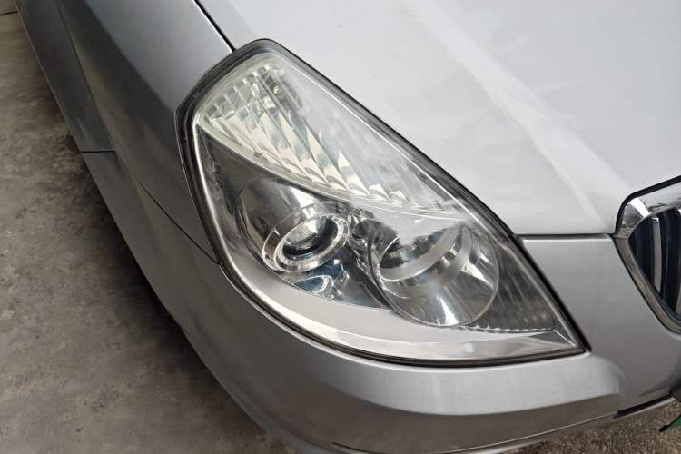 Used Buick Excelle 2011 1.6 LE-AT Right Front Headlight