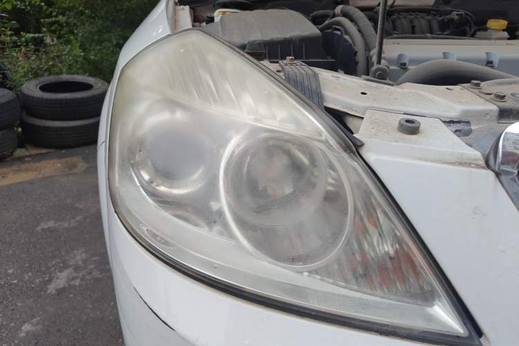 Used Buick Excelle 2011 1.6 LX-MT Right Front Headlight