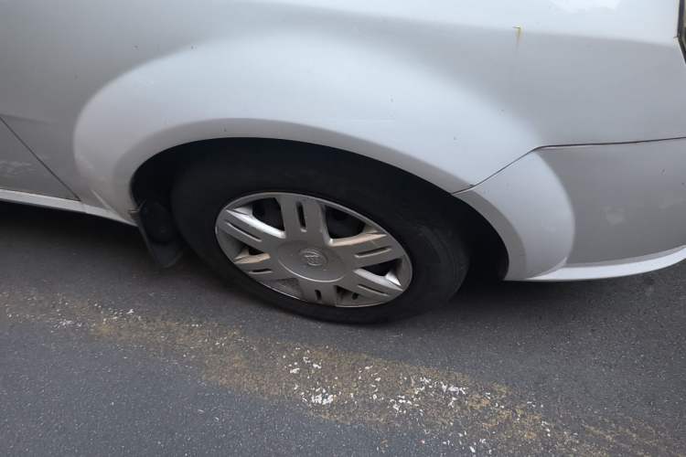 Used Buick Excelle 2011 1.6LX-AT Right Front Wheel Hub