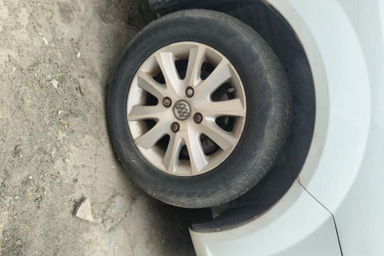 Used Buick Excelle 2011 1.6 LX-MT Right Front Wheel Hub