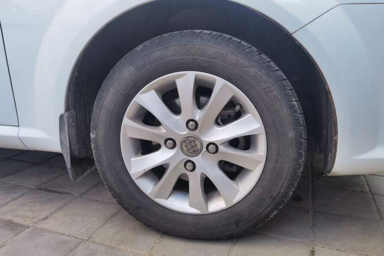 Used Buick Excelle 2011 1.6 LX-MT Right Front Wheel Hub