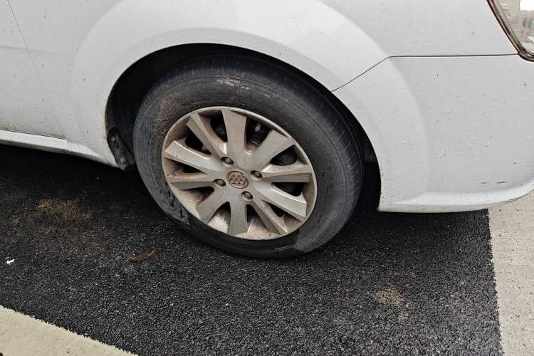 Used Buick Excelle 2011 1.6LX-AT Right Front Wheel Hub