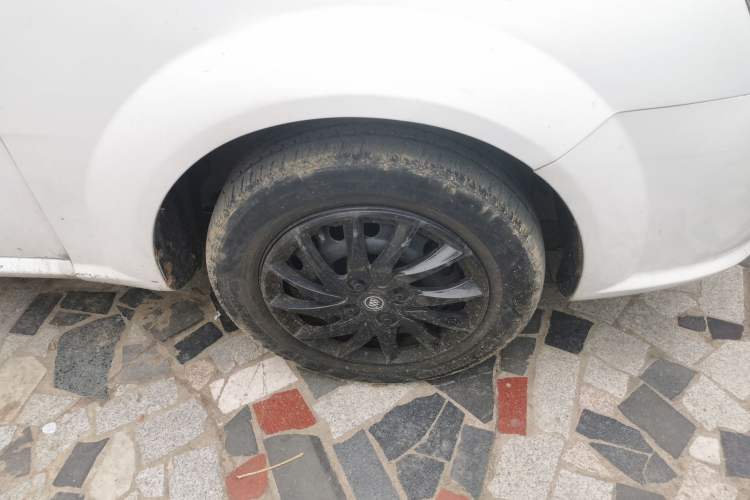 Used Buick Excelle 2011 1.6LX-AT Right Front Wheel Hub
