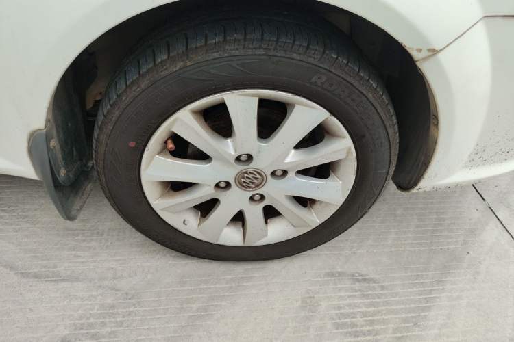 Used Buick Excelle 2011 1.6 LE-AT Right Front Wheel Hub
