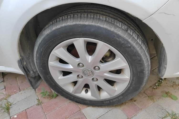 Used Buick Excelle 2011 1.6 LX-MT Right Front Wheel Hub
