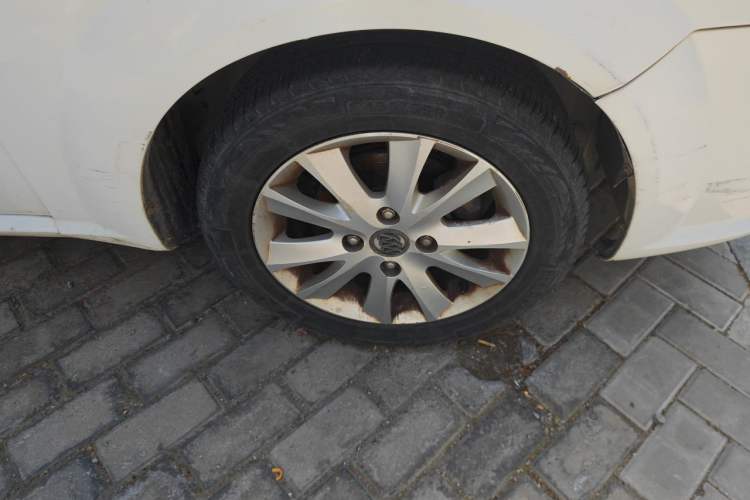Used Buick Excelle 2011 1.6 LE-AT Right Front Wheel Hub