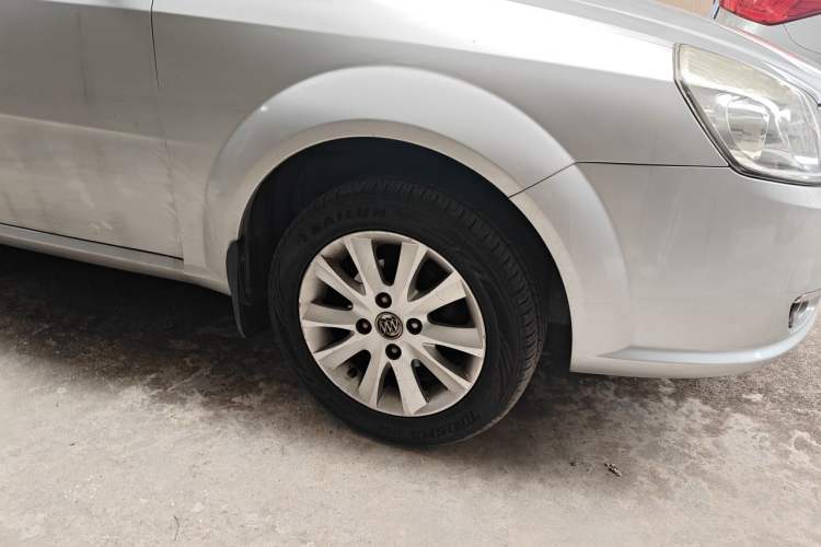 Used Buick Excelle 2011 1.6 LE-AT Right Front Wheel Hub