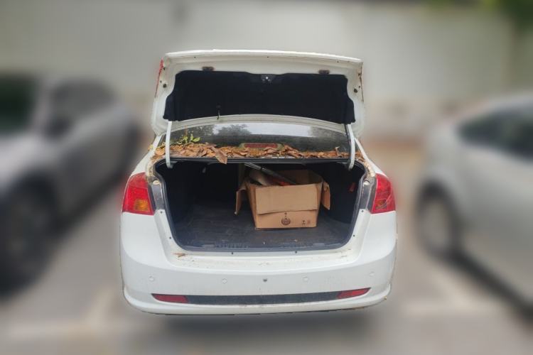 Used Buick Excelle 2011 1.6 LE-AT Trunk
