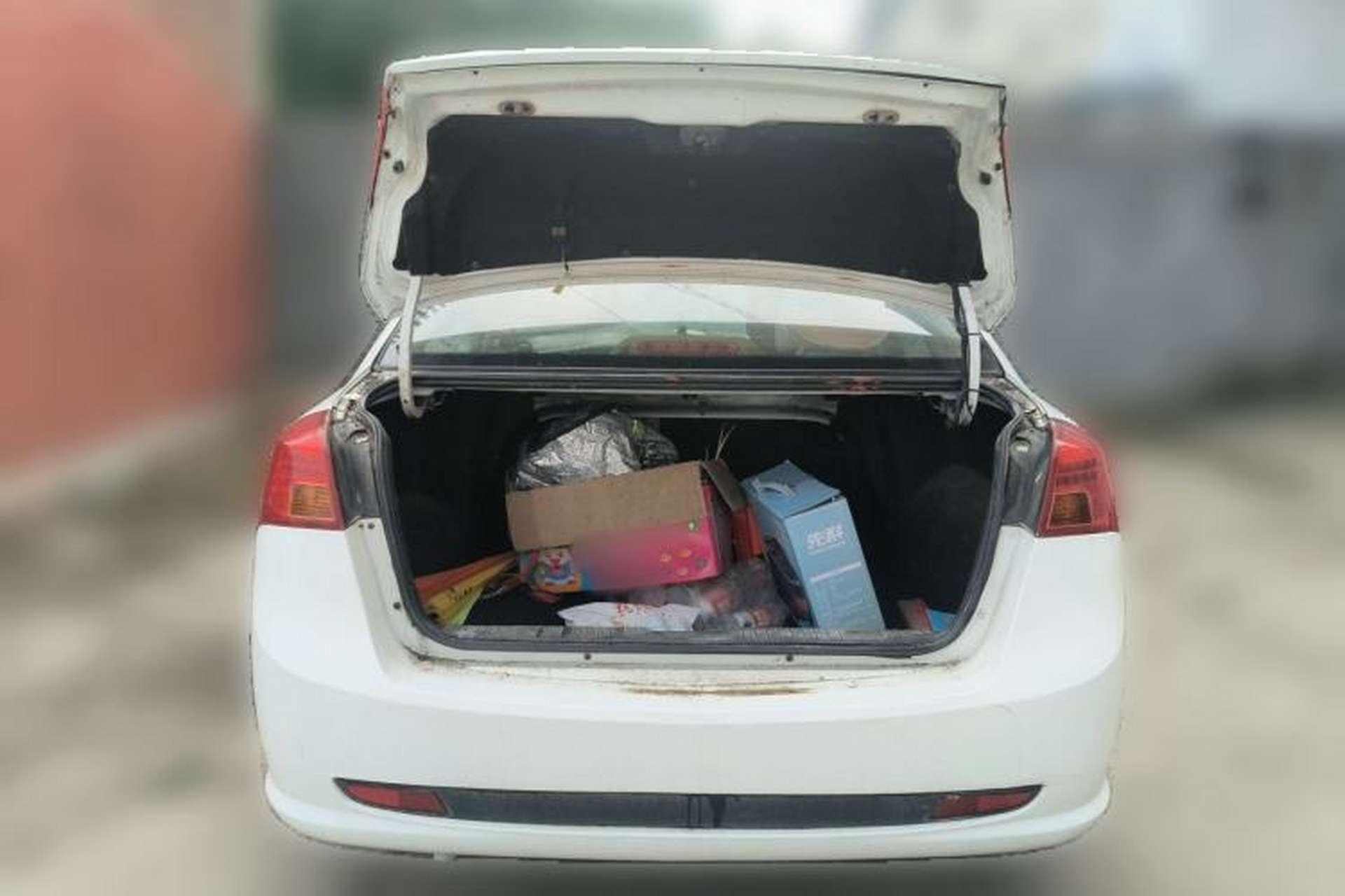 Used Buick Excelle 2011 1.6 LX-MT Trunk