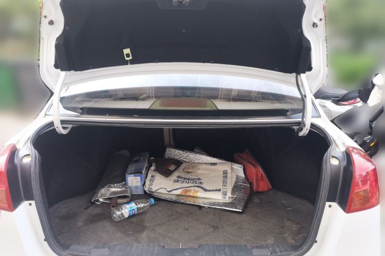 Used Buick Excelle 2011 1.6 LX-MT Trunk