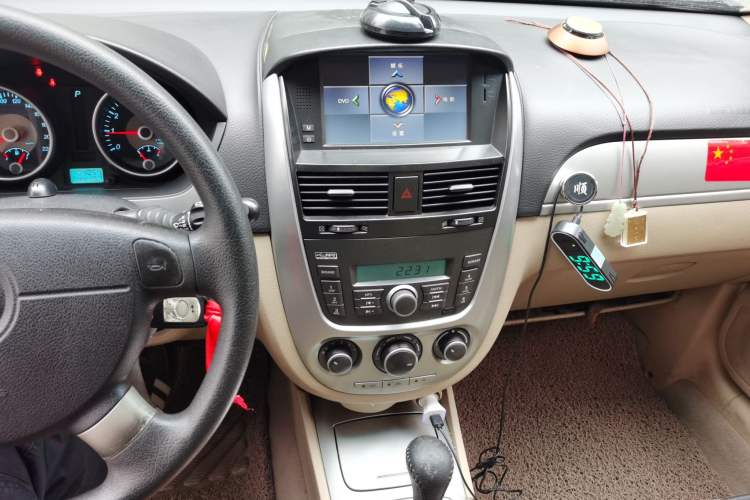 Used Buick Excelle 2011 1.6LX-AT Audio And AC Panel