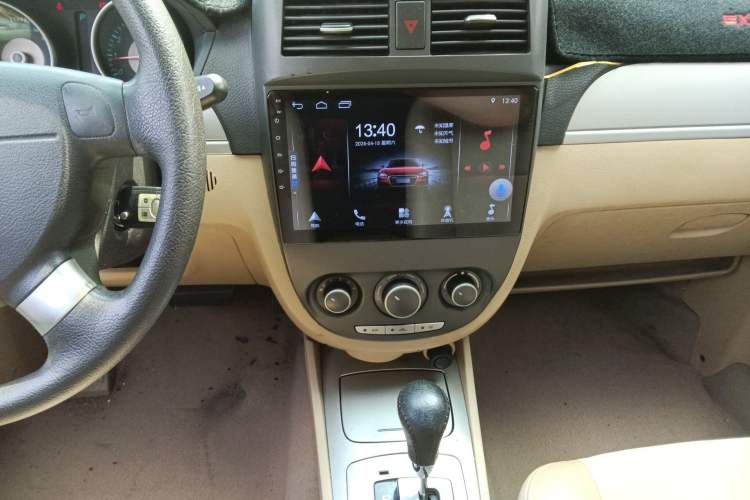 Used Buick Excelle 2011 1.6LX-AT Audio And AC Panel