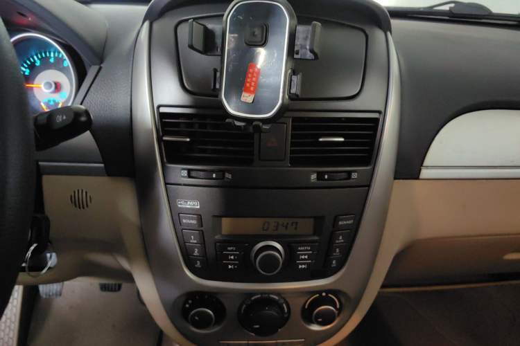 Used Buick Excelle 2011 1.6 LX-MT Audio And AC Panel