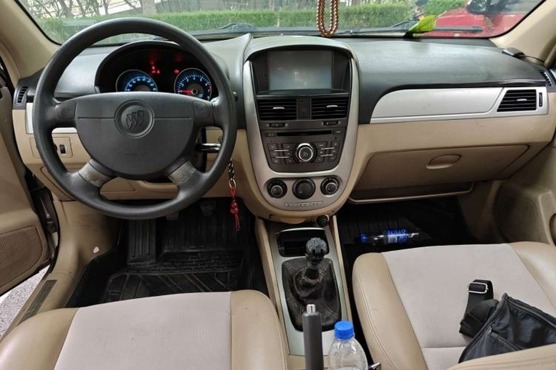 Used Buick Excelle 2011 1.6 LX-MT Center Console