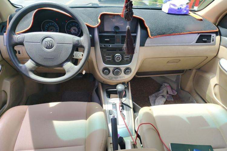 Used Buick Excelle 2011 1.6LX-AT Center Console