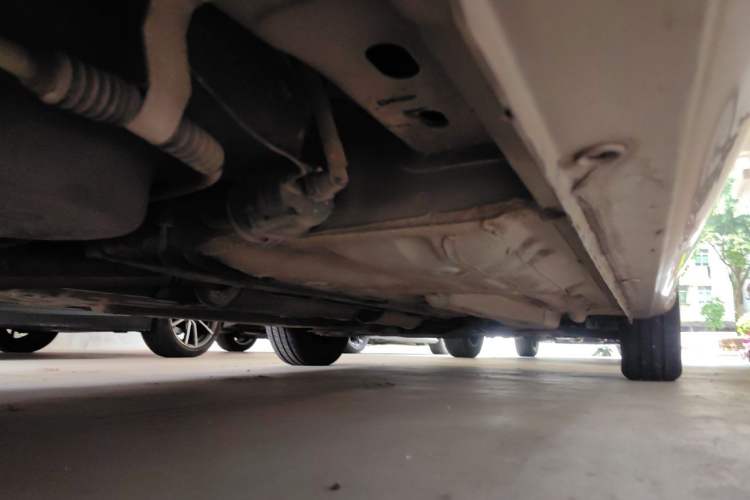 Used Buick Excelle 2011 1.6 LX-MT Chassis Rear Right