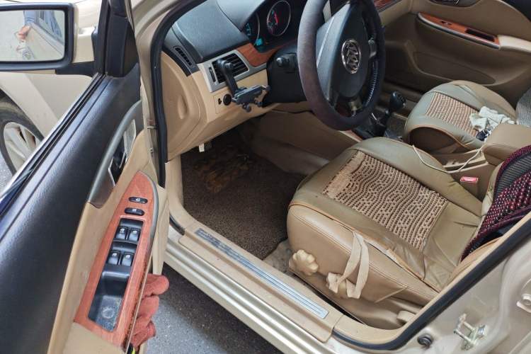 Used Buick Excelle 2011 1.6 LX-MT Driver Seat