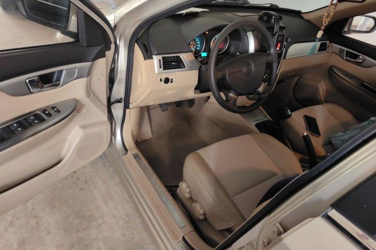 Used Buick Excelle 2011 1.6 LX-MT Driver Seat