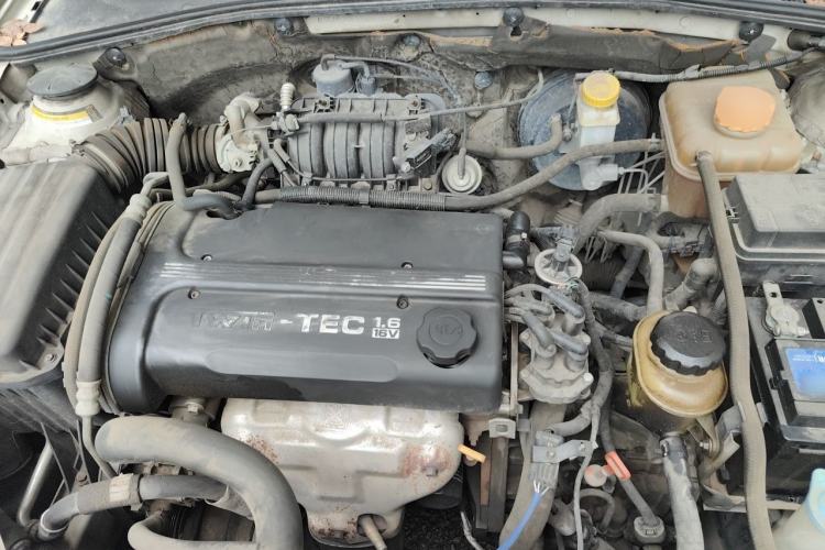 Used Buick Excelle 2011 1.6 LE-AT Engine Bay