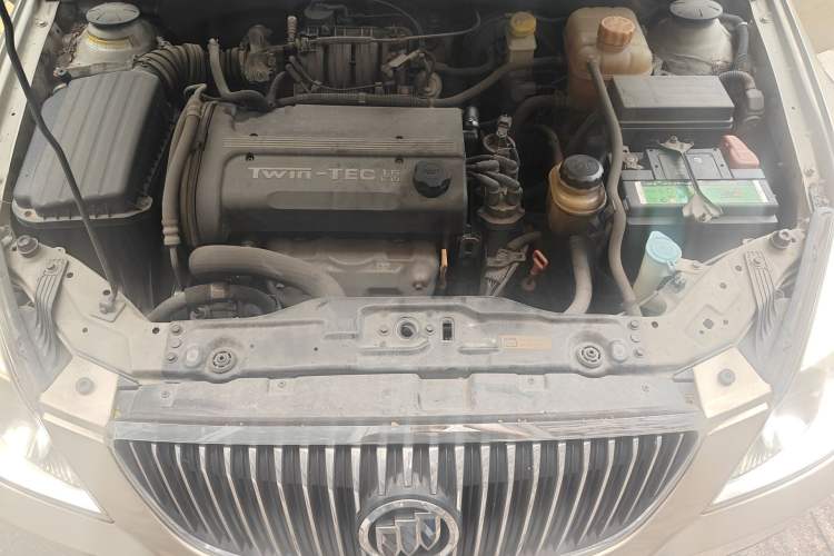 Used Buick Excelle 2011 1.6 LE-AT Engine Bay