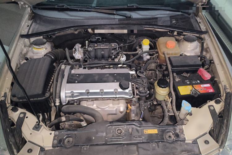 Used Buick Excelle 2011 1.6 LX-MT Engine Bay