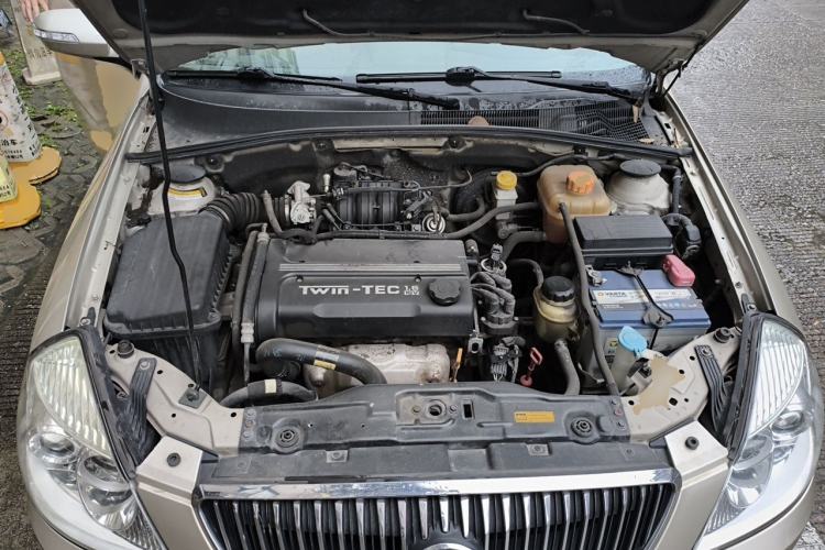 Used Buick Excelle 2011 1.6 LE-AT Engine Bay