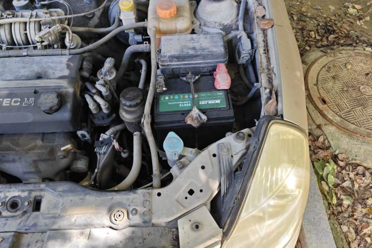 Used Buick Excelle 2011 1.6LX-AT Engine Bay Left