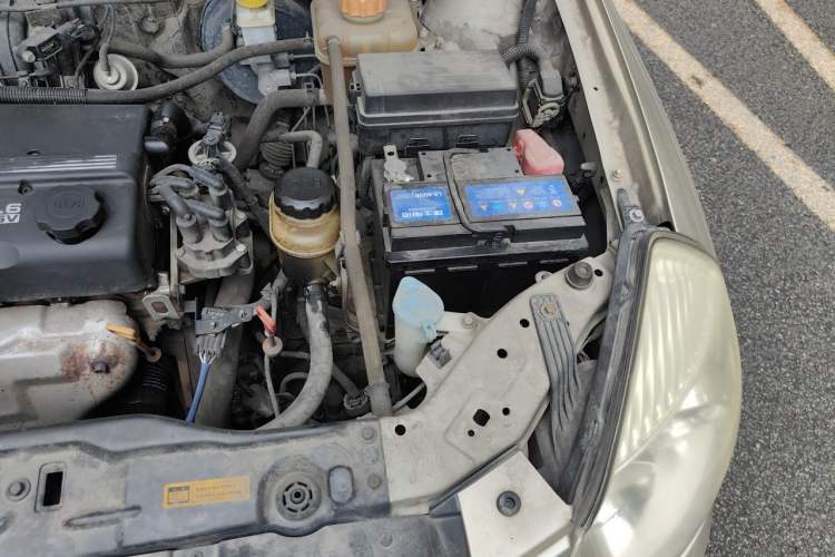Used Buick Excelle 2011 1.6 LE-AT Engine Bay Left