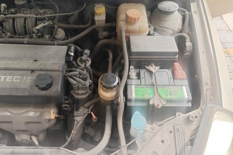 Used Buick Excelle 2011 1.6 LE-AT Engine Bay Left
