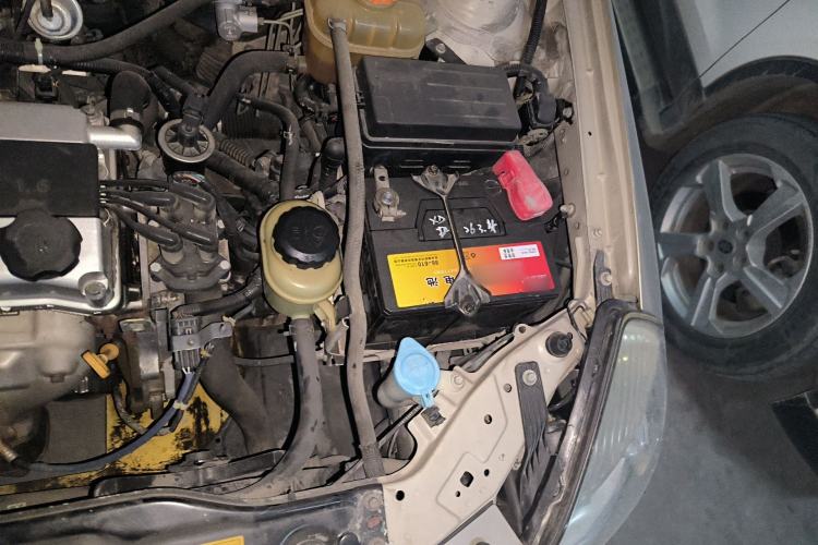 Used Buick Excelle 2011 1.6 LX-MT Engine Bay Left