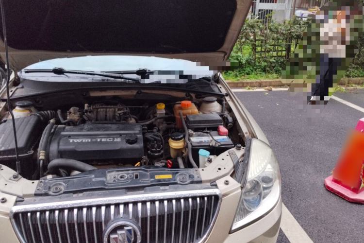 Used Buick Excelle 2011 1.6 LE-AT Engine Bay Left