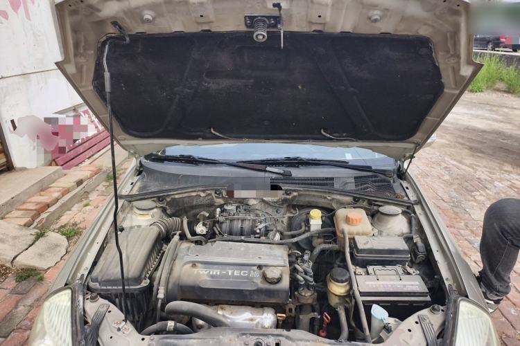 Used Buick Excelle 2011 1.6LX-AT Engine Bay