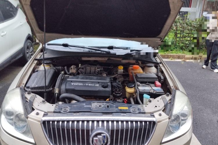 Used Buick Excelle 2011 1.6 LE-AT Engine Bay