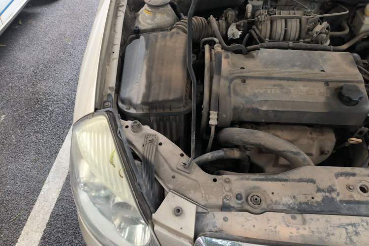 Used Buick Excelle 2011 1.6LX-AT Engine Bay Right