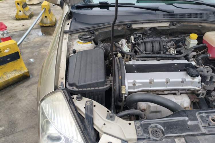 Used Buick Excelle 2011 1.6 LE-AT Engine Bay Right