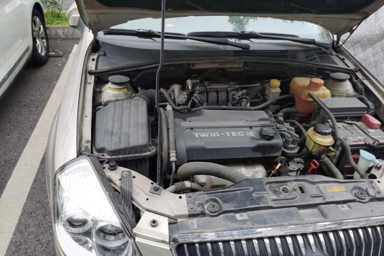 Used Buick Excelle 2011 1.6LX-AT Engine Bay Right