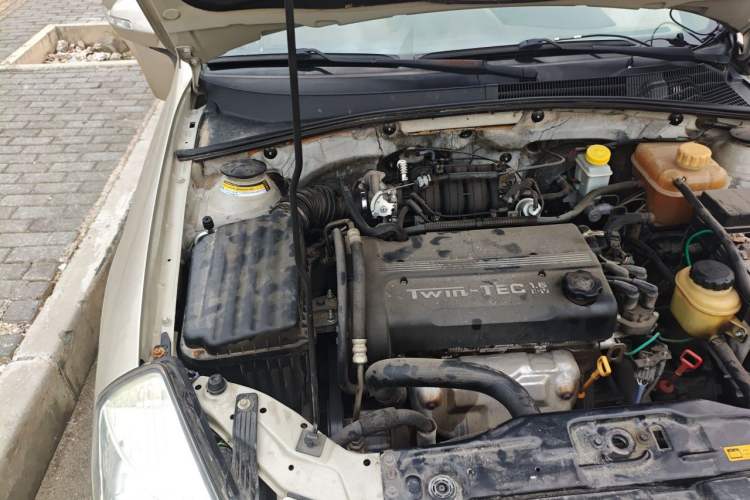 Used Buick Excelle 2011 1.6LX-AT Engine Bay Right