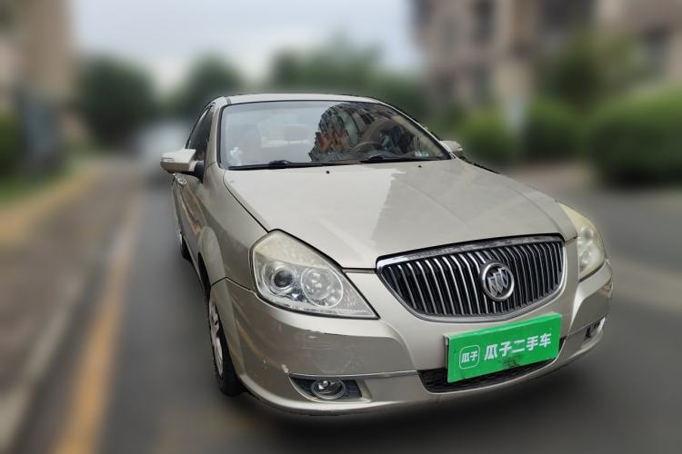 Used Buick Excelle 2011 1.6 LE-AT Front Right 45 Deg