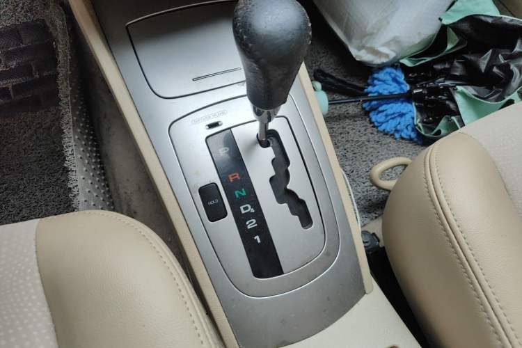 Used Buick Excelle 2011 1.6 LE-AT Gear Lever